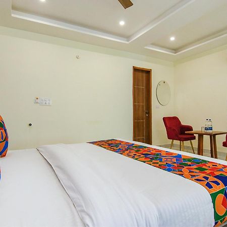 Fabhotel Meridian Inn Mohali Екстериор снимка