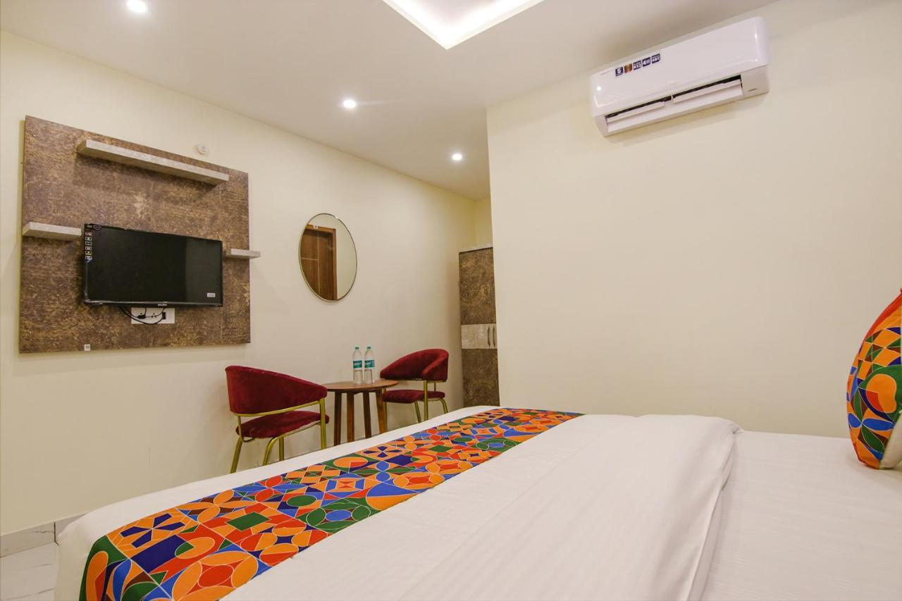 Fabhotel Meridian Inn Mohali Екстериор снимка