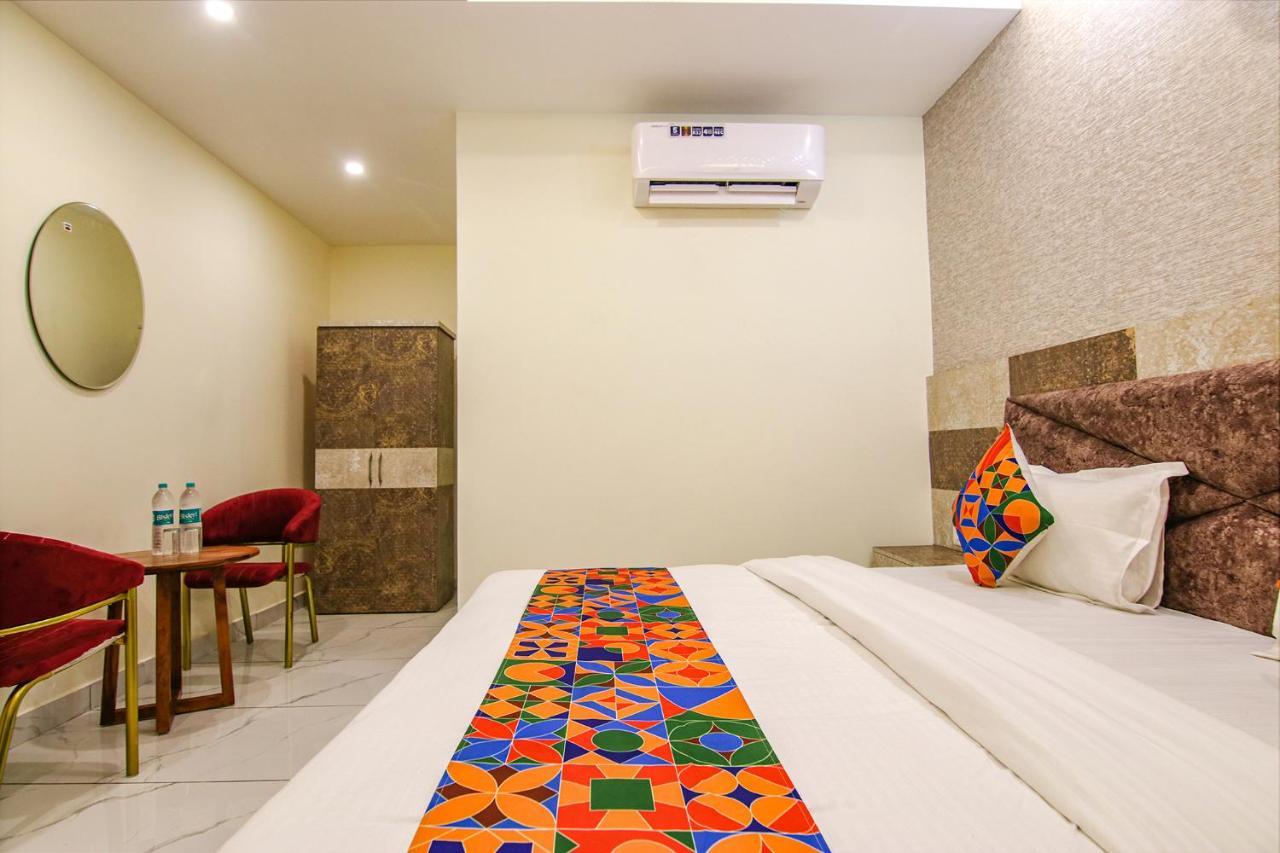 Fabhotel Meridian Inn Mohali Екстериор снимка