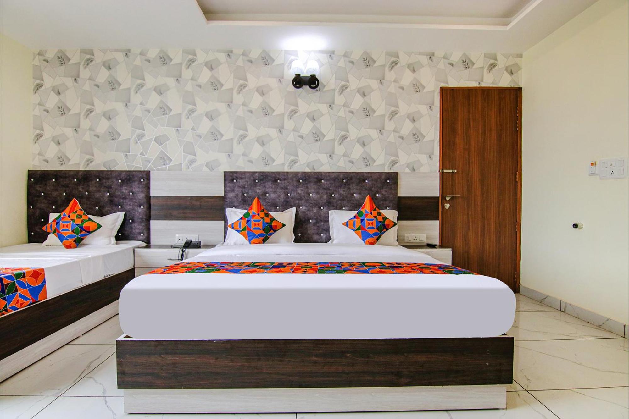 Fabhotel Meridian Inn Mohali Екстериор снимка