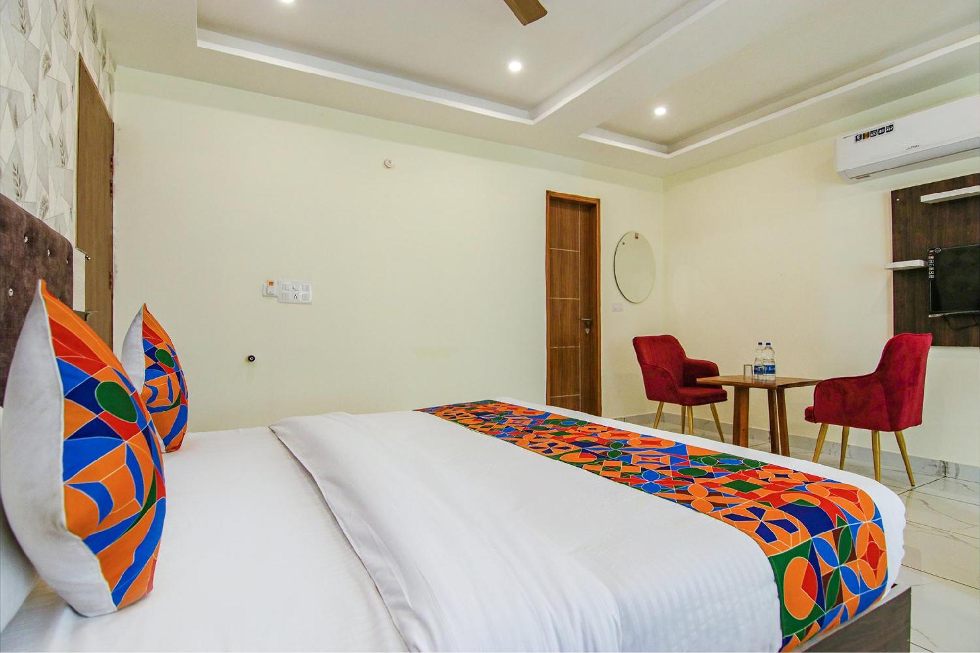 Fabhotel Meridian Inn Mohali Екстериор снимка