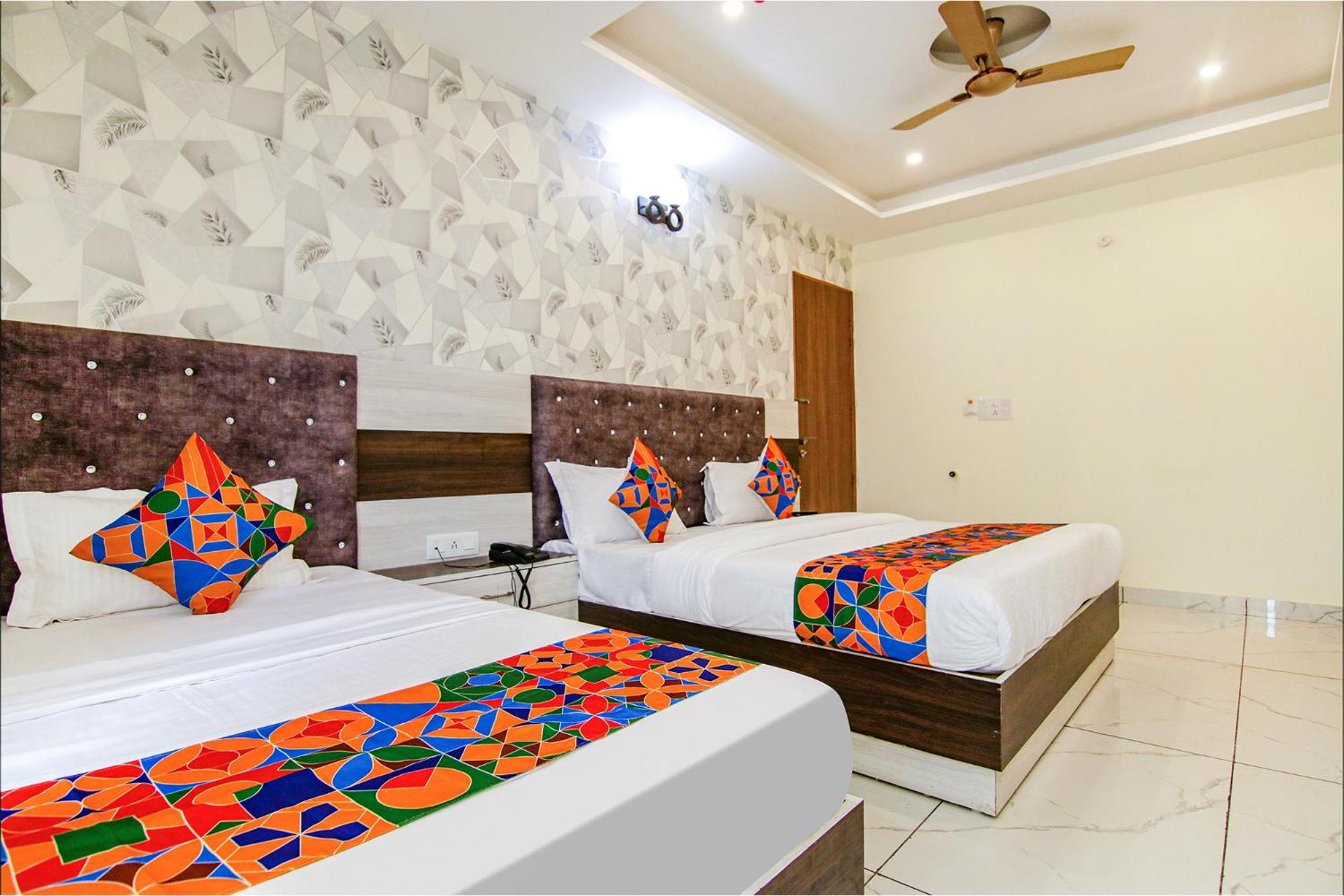 Fabhotel Meridian Inn Mohali Екстериор снимка
