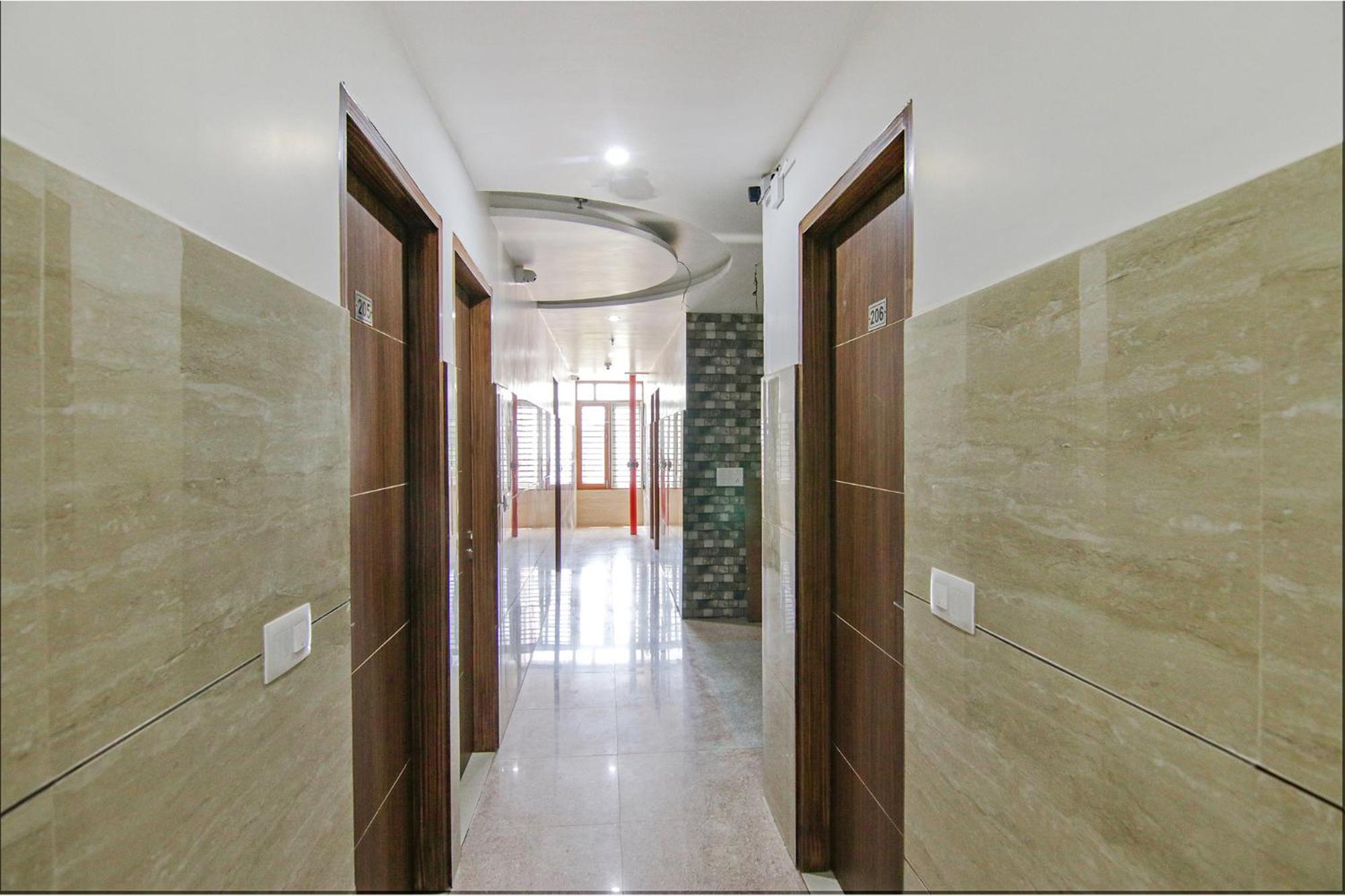 Fabhotel Meridian Inn Mohali Екстериор снимка